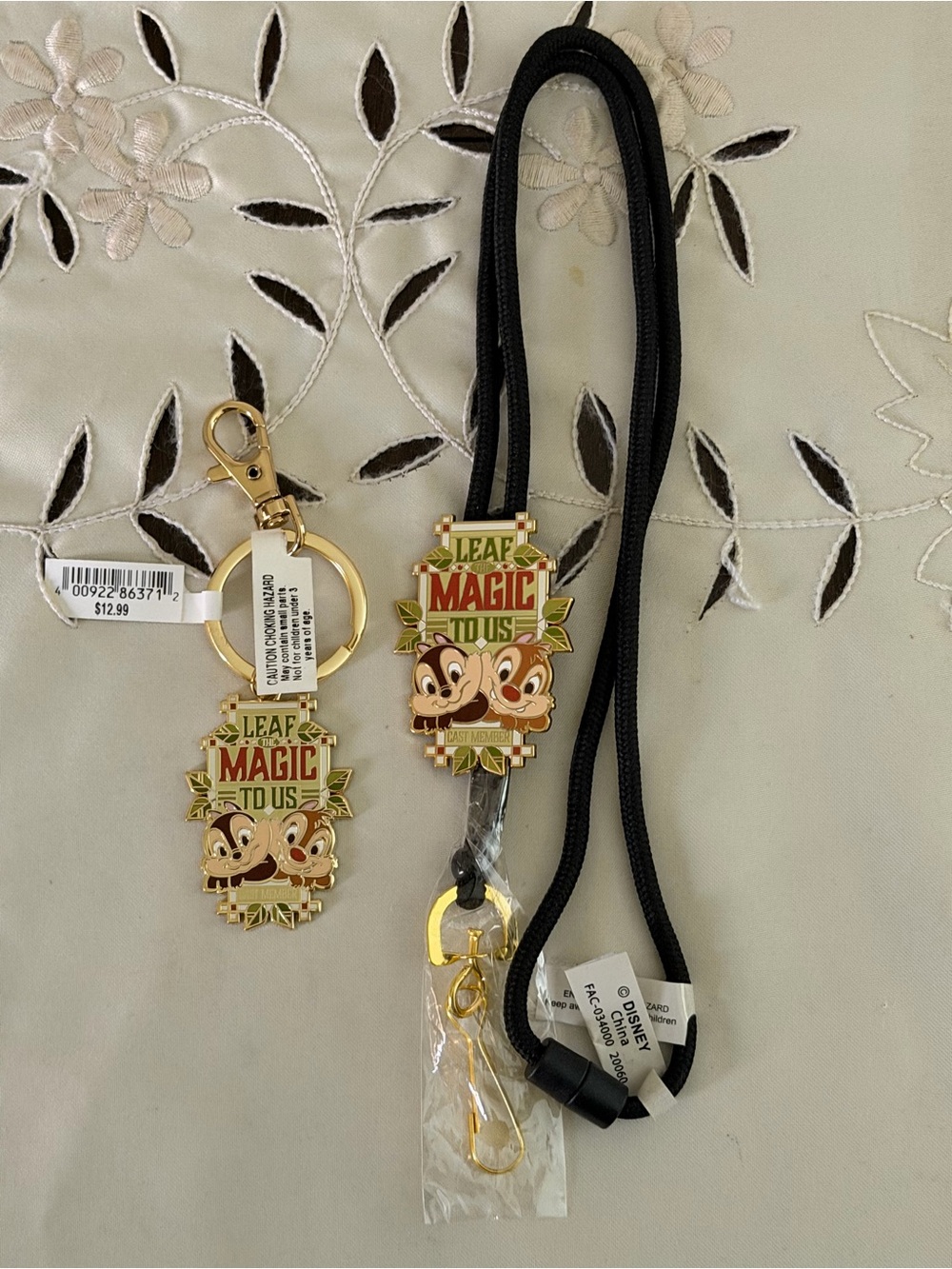 Cast Member Exclusive Chip 'n Dale "Leaf Magic To Us" Lanyard & Keychain Set